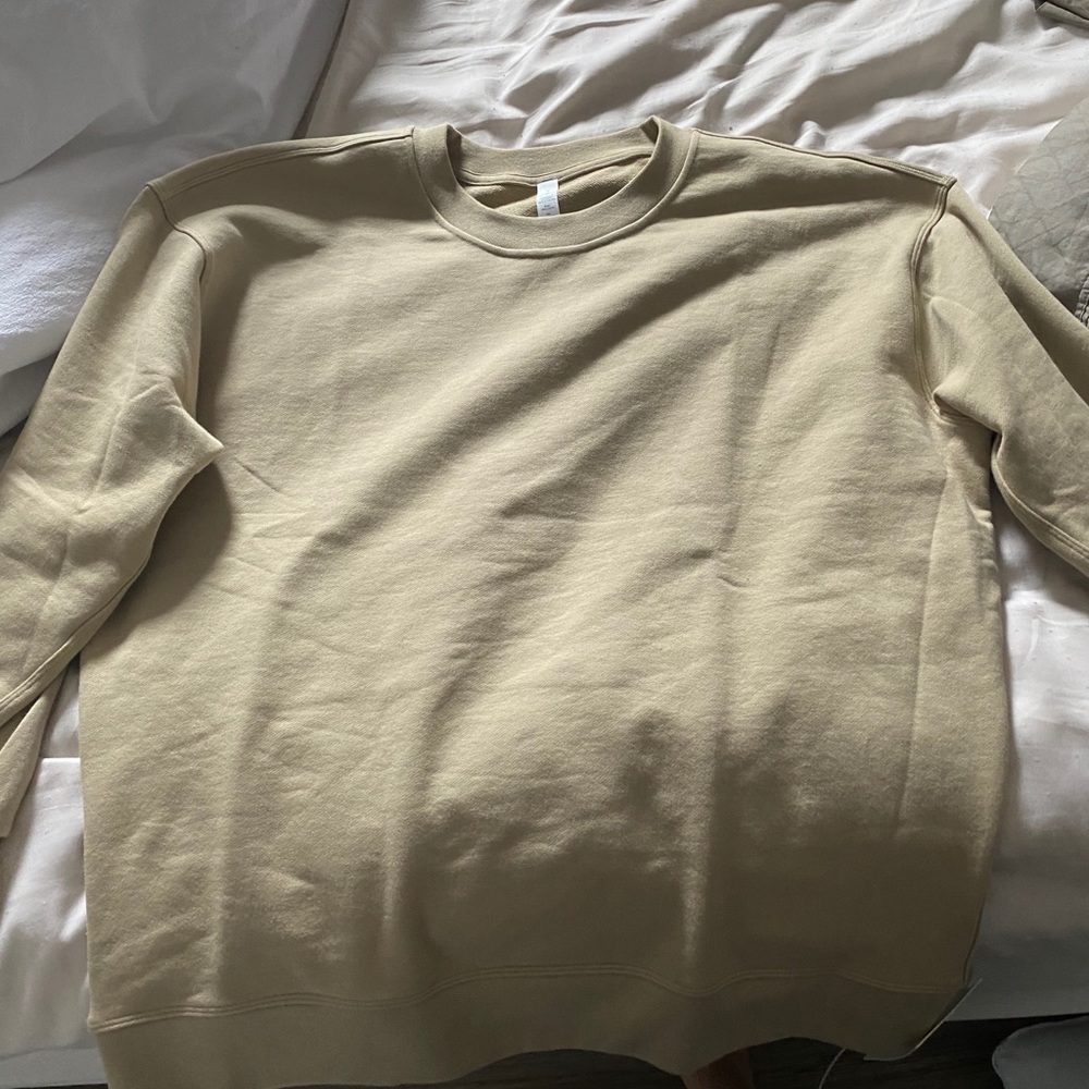 Lululemon oversized sweatshirt size 6